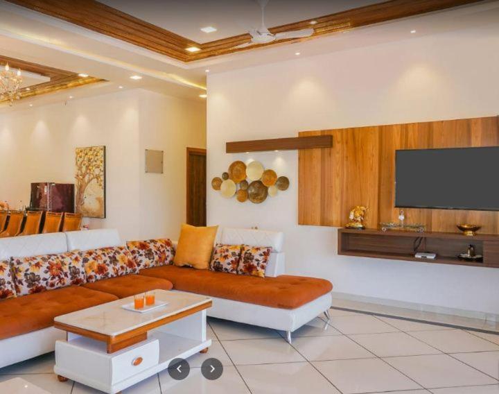 7Bhk Villa With Wonderful View And Good Food 로나발라 외부 사진