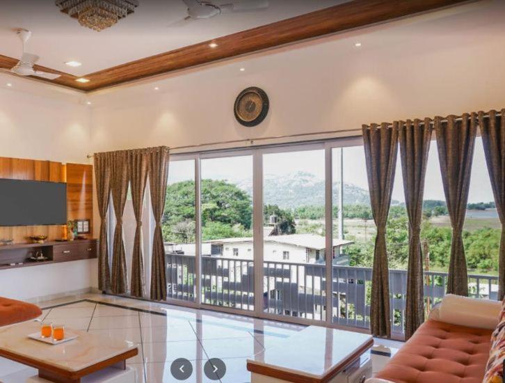 7Bhk Villa With Wonderful View And Good Food 로나발라 외부 사진